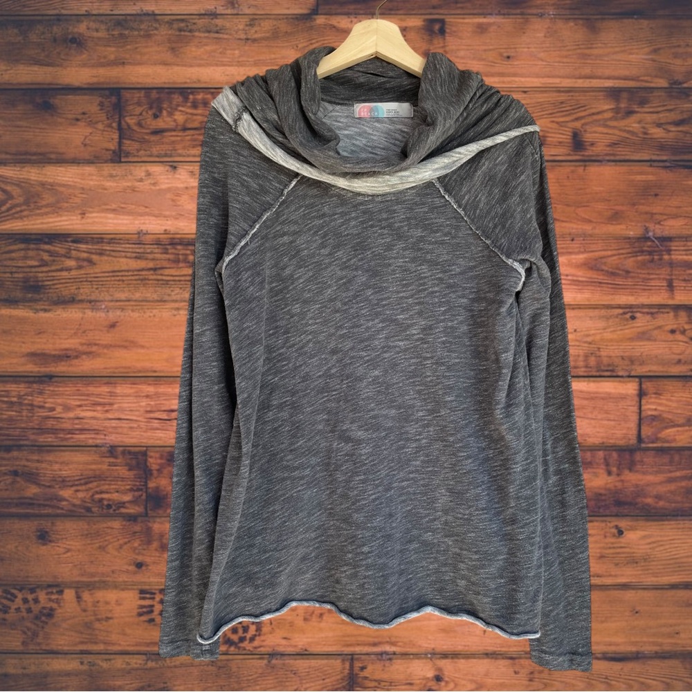 Free People Beach Cocoon Cowl Neck Pullover Tee‎ Medium